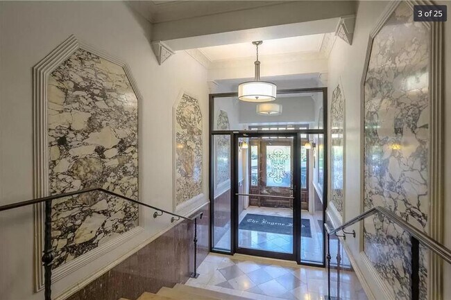 Foto del edificio - 807 W 48th St
