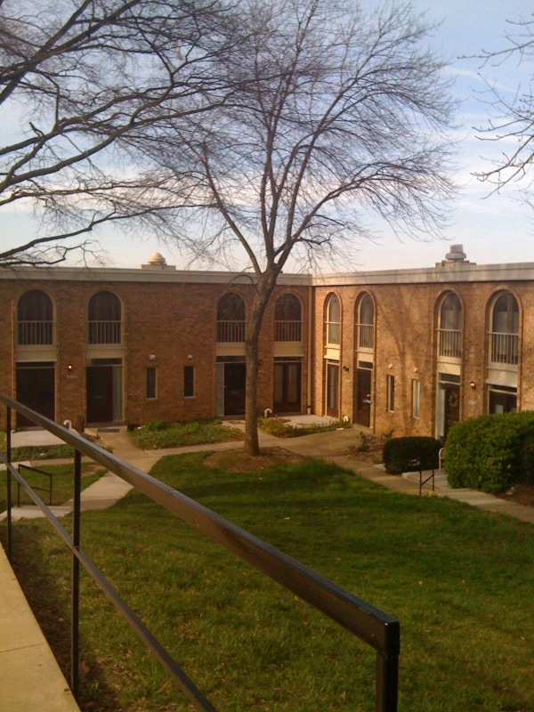 Building Photo - 5715 N Kings Hwy