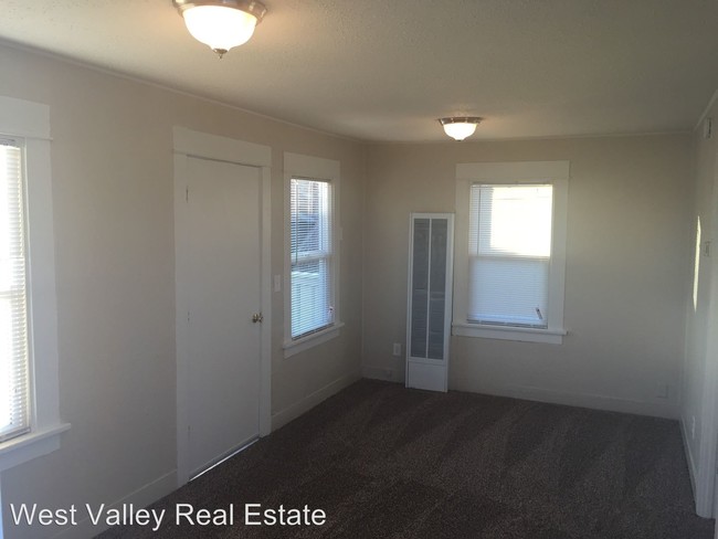 Building Photo - 1 br, 1 bath House - 728 1/2 Kern St #B