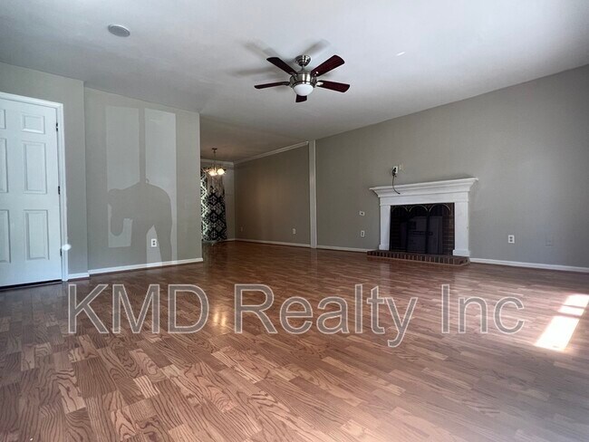 Foto del edificio - 9712 Stillwater Ln