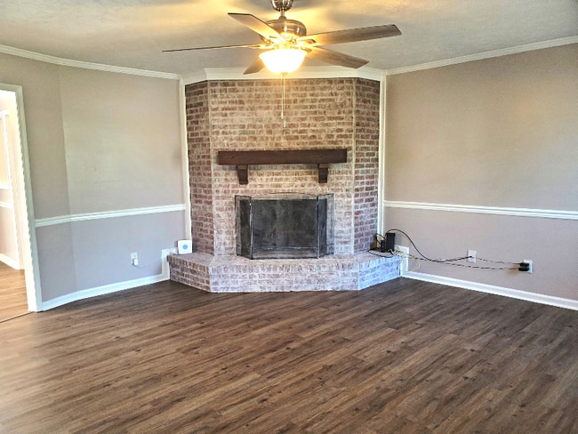 Building Photo - 6731 Bluffview Dr