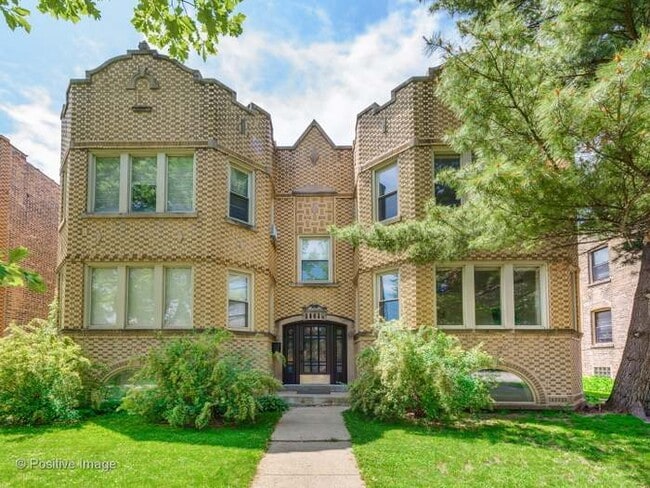 Building Photo - 2930 N Mango Ave