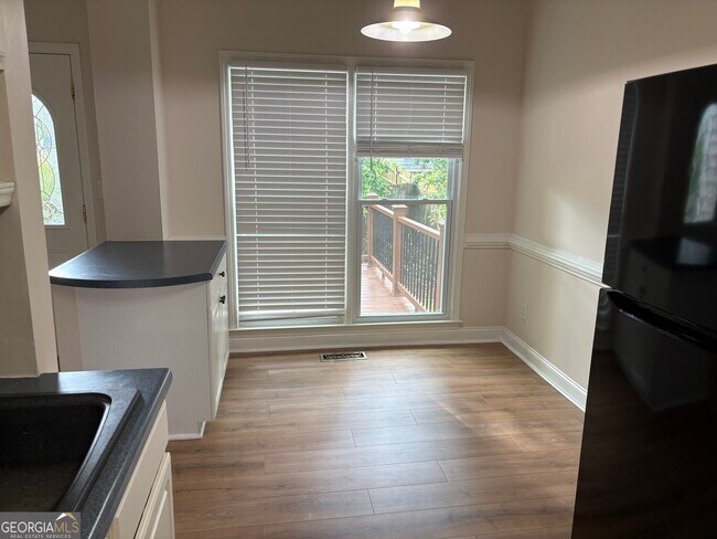 Building Photo - 4747 Julian Way