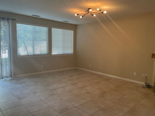 Foto del edificio - Beautiful Damonte Ranch Three Bedroom T...