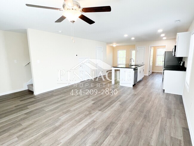 Foto del edificio - 2325 Tazewell Ave