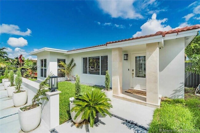 Foto del edificio - 1731 NE 172nd St