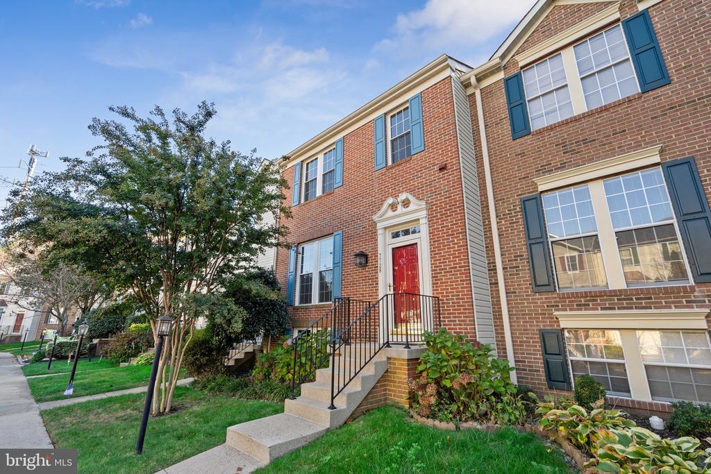 Foto principal - 7728 Effingham Square