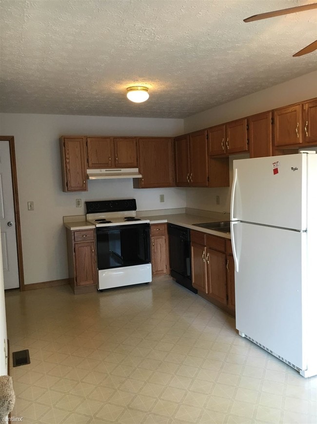 Building Photo - 1753 N Keebler Ave