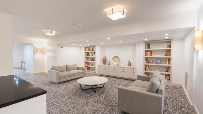 Vestíbulo - 3003 Van Ness