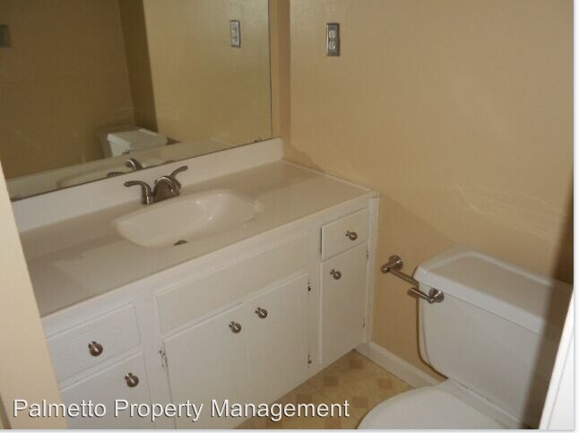 Building Photo - 494 Lytle St