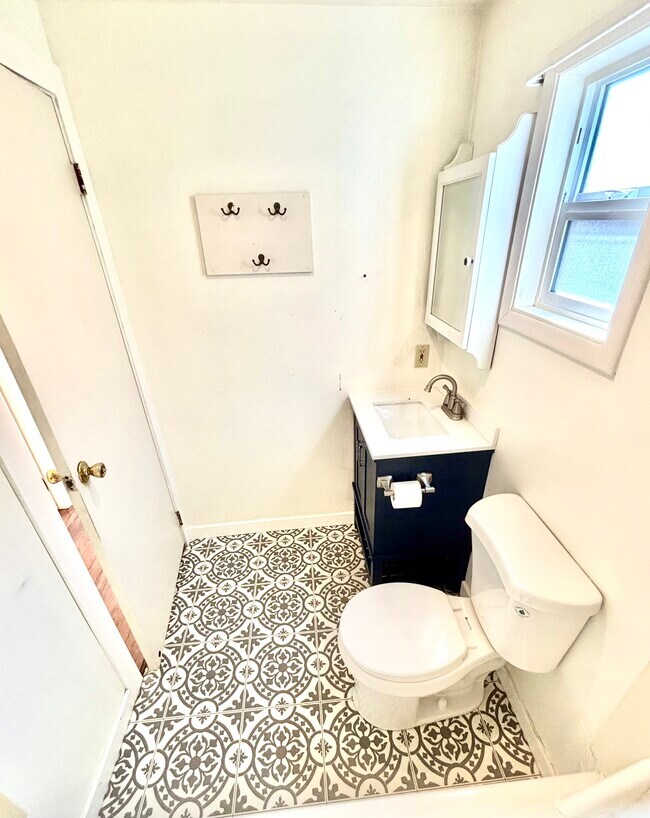 Foto del edificio - 1007 W Main St