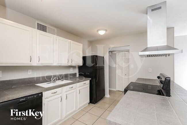 Foto del edificio - 7851 Holly Berry Court