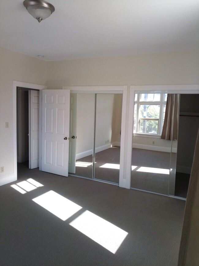 Building Photo - 309 Rolph Ave