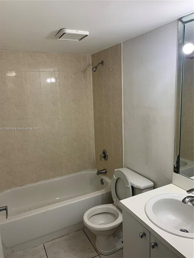 Foto del edificio - 8335 SW 152nd Ave