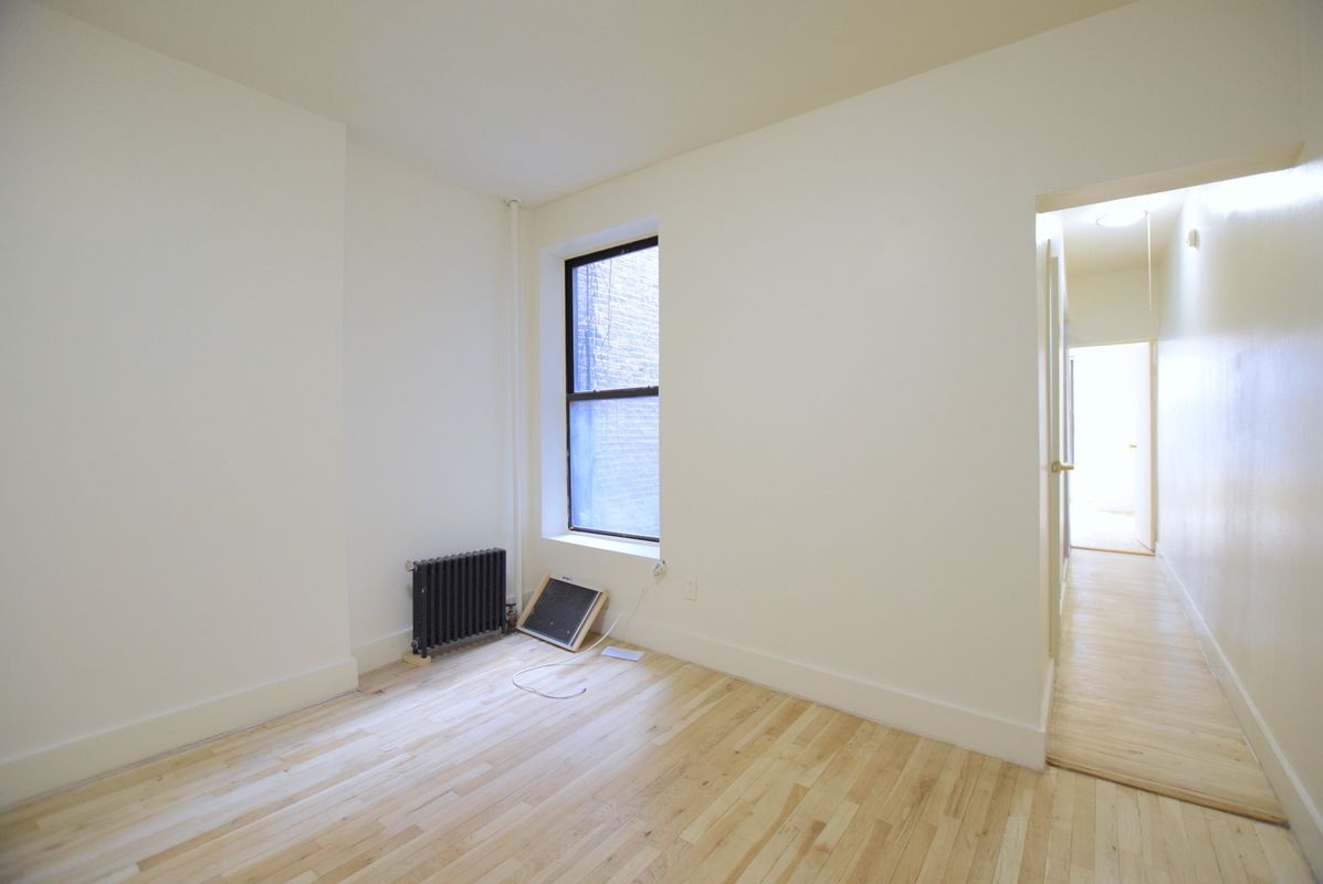 Primary Photo - 112 E 116th St