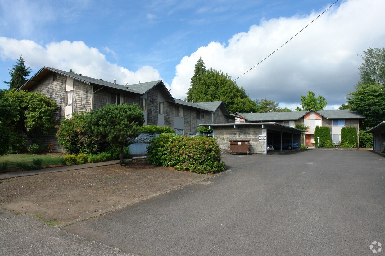 Primary Photo - Town House North