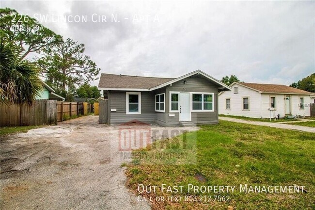Building Photo - 226 SW Lincoln Cir N