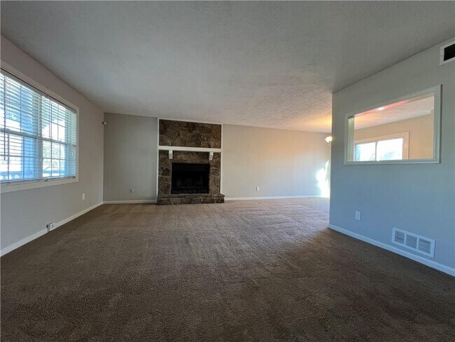 Building Photo - 2331 Targa Ln SW