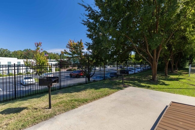 Building Photo - Furnished Studio-Columbia - West - Stoneridge Dr.