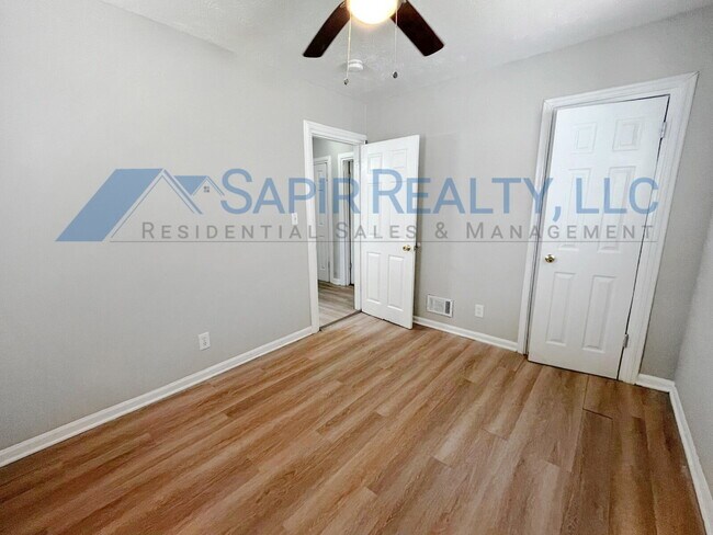 Foto del edificio - 2847 Belvedere Ln