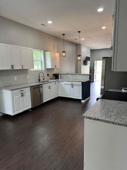 Building Photo - 462 S Hampton Rd