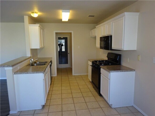 Building Photo - 1016 Doras Dr