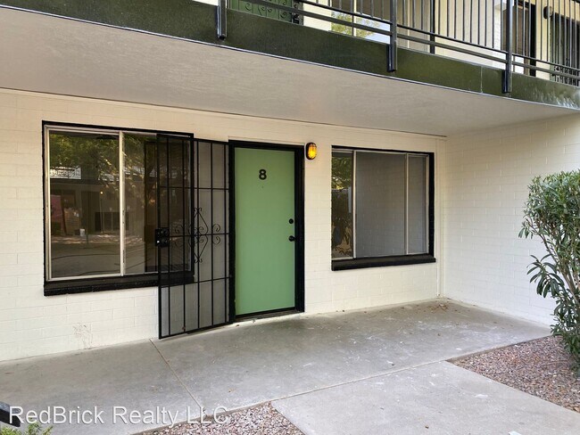 Building Photo - 2 br, 1 bath House - 1942 W Berridge Ln #8