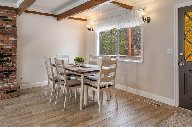 Foto del edificio - 28252 Bern Ln