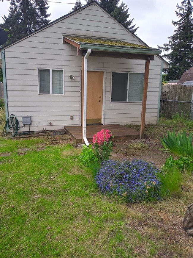 Building Photo - 4539 SE 105th Ave