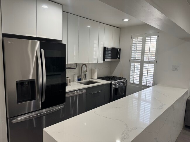 Foto del edificio - 64-35-35 Yellowstone Blvd