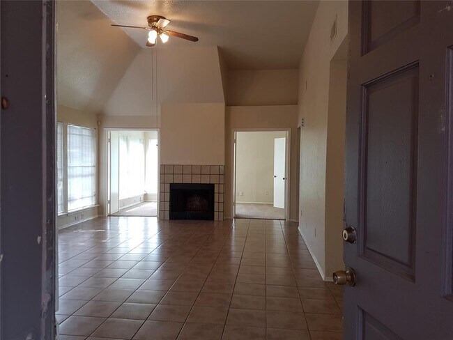 Building Photo - 6406 Costa Mesa Dr