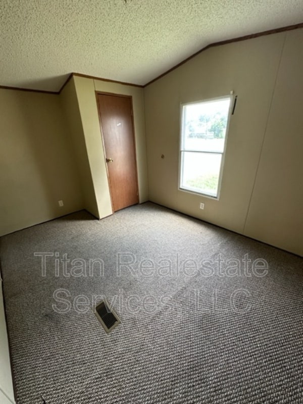 Building Photo - 1835 S Lake Arthur Ave