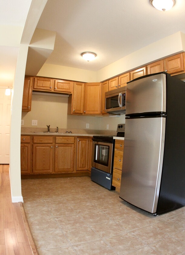 Primary Photo - Riverstone Apartments