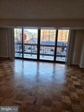 Building Photo - 3800 Fairfax Dr