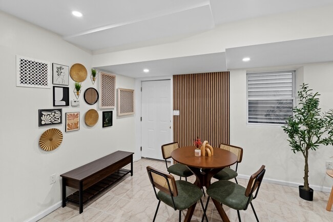 Building Photo - 303 Arlington Ave