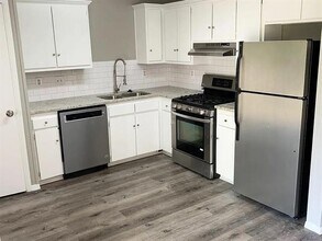 Building Photo - 1404 Yukon Dr