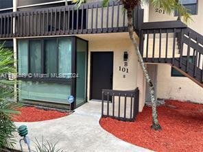 Building Photo - 840 Northeast 199th Street, Miami, FL 3317...