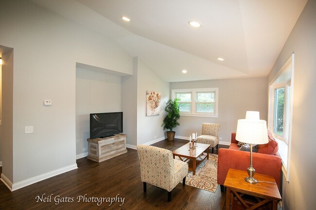 Foto del edificio - 690 Highland Pl