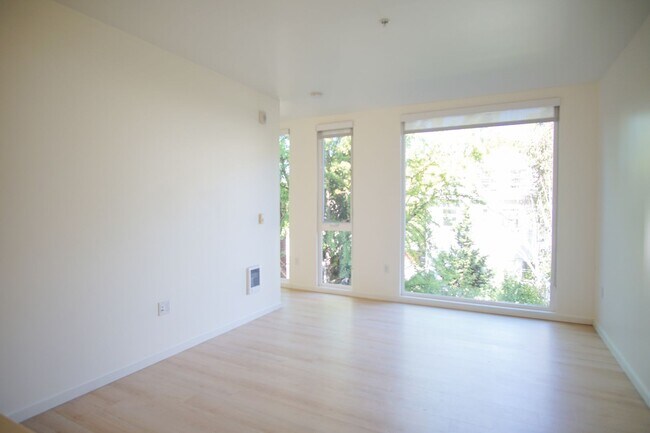 Foto del edificio - Modern 3rd Floor Urban 1Bdr with D/W & Washer/Dryer!