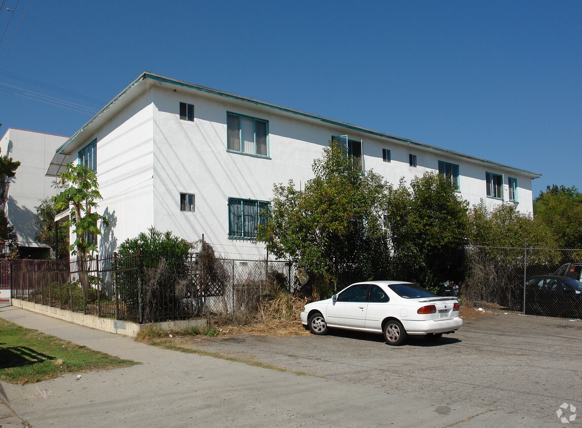 Building Photo - 600 Robinson St