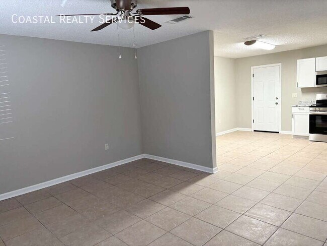 Building Photo - 316 Lewis St