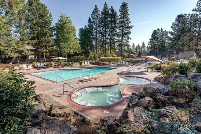 Building Photo - 18575 SW Century Dr