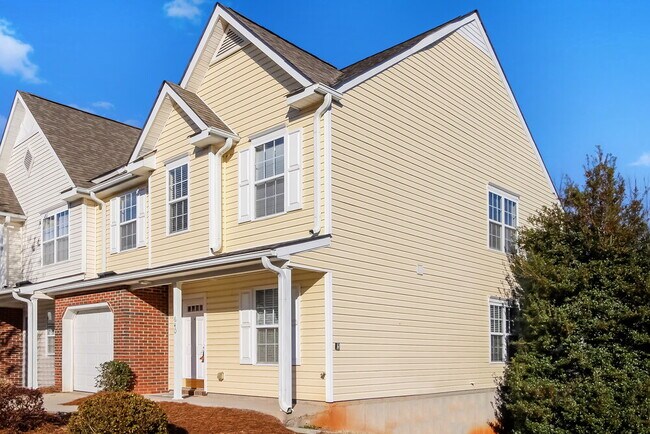 Building Photo - 640 Piermont Ct