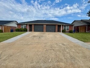 Building Photo - 3406 SW Landau Ct