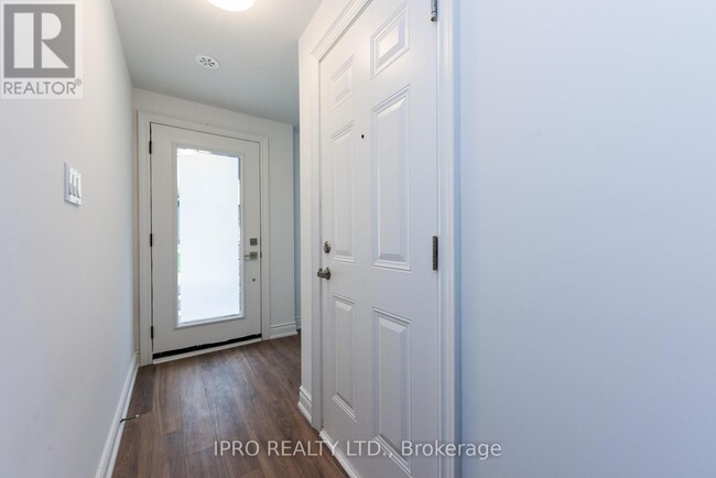 Building Photo - 35-135 Lunar Cres