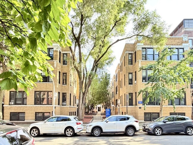 Building Photo - 714 W Barry Ave