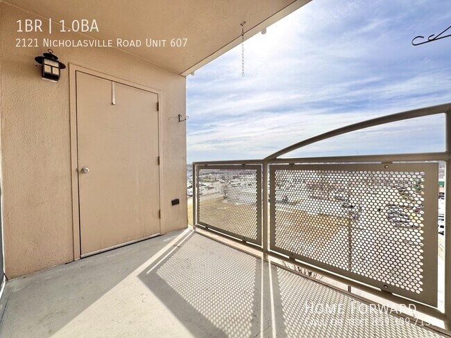 Foto del edificio - 2121 Nicholasville Rd