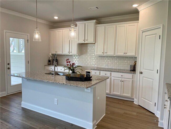 Building Photo - 744 Henson Farm Dr