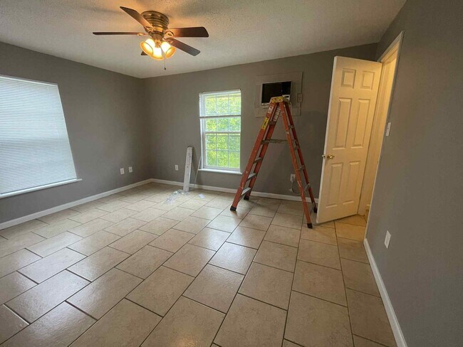 Building Photo - 3028 Avenue M Ave