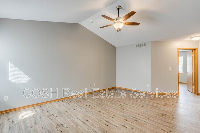 Building Photo - 1028 E Karla Ct